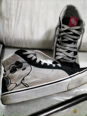 sports shoes
