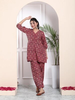 MAROON COTTON HANDBLOCK CO-ORD SET ( PACK CONTAIN :  1 KURTI, 1 PANT ) ,  Latest Designs and  Fashionable