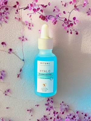 BE’S HYALO HYALURONIC ACID & BERRY COMPLEX FACE SERUM
