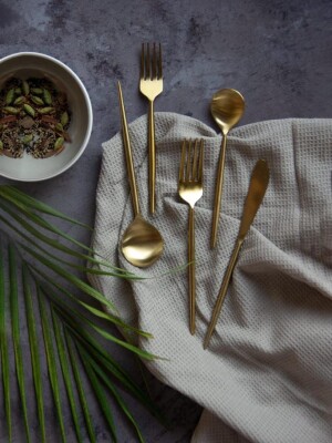 Matte Cutlery Set- Pack of 5:   Take home the cutlery that you deserve for yourself