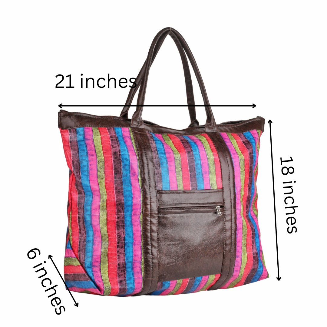 Striped shopping bag, design and resistant.