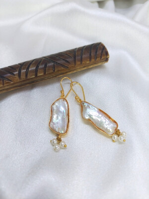 Baroque pearl beautiful dangle earrings