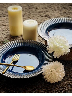 Bleu Pasta plate : This classy and groovy pasta plate is perfect for serving your fancy homemade pasta