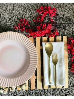 Roseus Flamingo Pasta Plate:  "Ti amo pasta.  Enjoy your pasta in these cute coloured pasta plates"