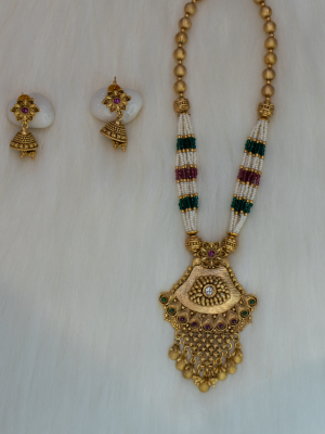 Radiant polki semi long golden jewelry set