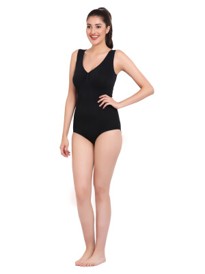 Full body shapewear brief Beige color with breathable fabric and sweat absorbing