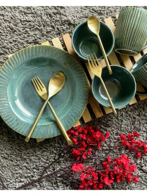 Deep Green Pasta Set Collection  Fill your plate with the colours of the rainbow. What pleases the eye, pleases the body