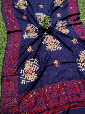 Premium quality kashmiri shawl all over beautiful work design all body
