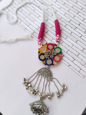 Adjustable long necklace with multicolor mirror silver beads