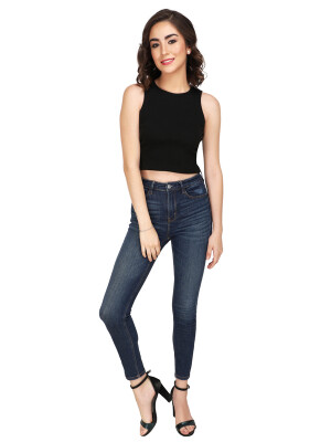 Sleeveless Black solid knit crop fitted top, Ribbed Round Neck Tee