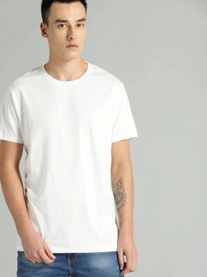 MEN'S SOLID BLACK PLAIN TSHIRT , Crafted from high-quality, soft fabric and  timeless classic