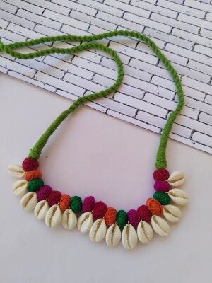 Multicolor pom pom shell adjustable choker necklace