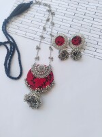 Stylish red and silver printed adjustable necklace earrings set