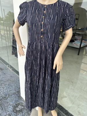 Cotton dress with pocket available in sizes from S to XXL