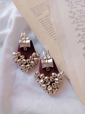 Rainvas Purple trishul earrings with ghungroos