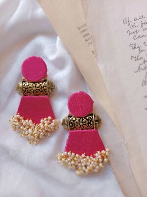 Rainvas Pink and golden beaded long jhumka earrings