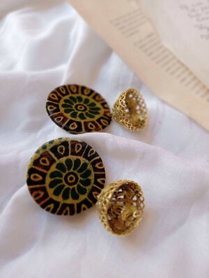 Rainvas Dark Green printed earrings with golden bottom