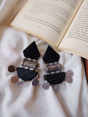 Rainvas Black and silver heavy earrings for women