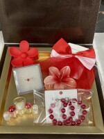 Beautiful hair accessories with beautiful ring and loops (Pack of 6 items)