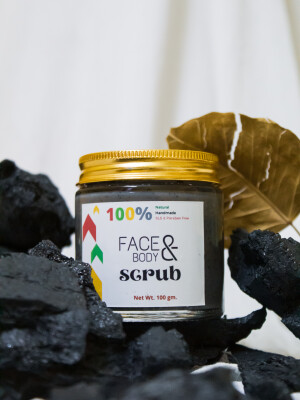 Activated Charcoal face and body scrub | Exfoliate, acne and tan | paraben & SLS free