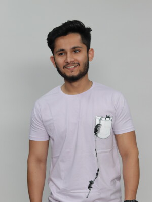 Crawling,lavender t-shirt has a simplistic yet creative design featuring a painted pocket on the left chest