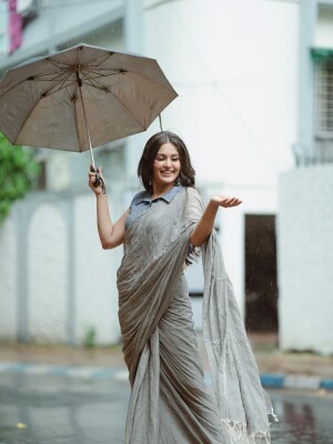 Elegant Daily wear Khadi Grey plain Saree
