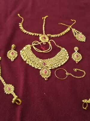 Beautiful Traditional Indian Bridal Jewellery Set(8 pcs) - Golden & Magenta