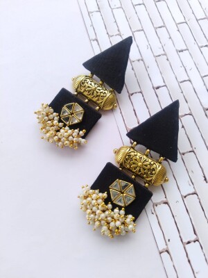 Rainvas Black and gold triangular fabric earrings