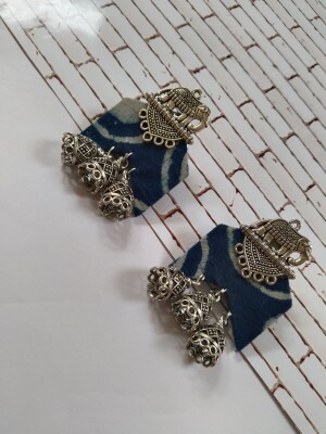 Rainvas Indigo Blue printed elephant charm earrings for women