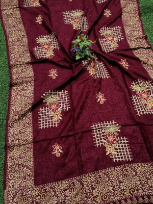 Premium quality kashmiri shawl all over beautiful work design all body