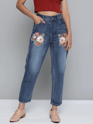 Women Blue Boyfriend Jeans, Fashion, Style, Clothing, Relaxed Fit, Straight Leg, Comfortable, Versatile, Classic