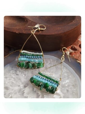 Green natural stone hoop earrings
