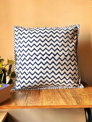 Cheveron Pattern Cotton Cushion Cover - 16 x 16 inches