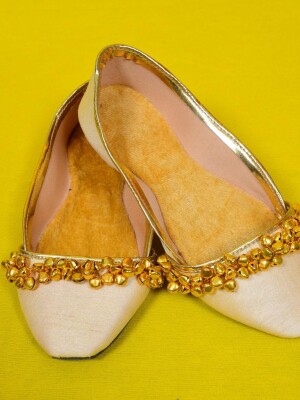 Ghunghroo Gleam Jutti elegant & stylish footwear for girls