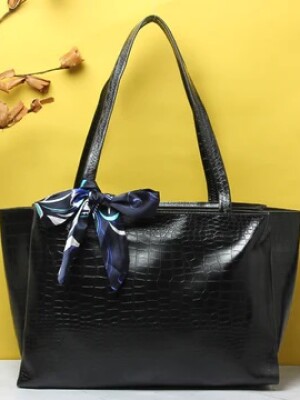 Midnight black nesh everyday tote bag, the bags made with dense thread and exquisite workman ship