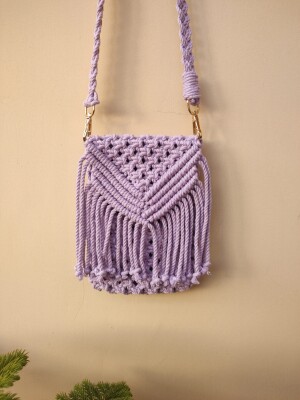 Stylish macrame sling bag for mobile