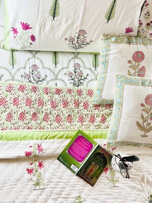 Refreshing green & pink jaal block printed 210 thread count cotton double bedsheet set with 2 pillow covers