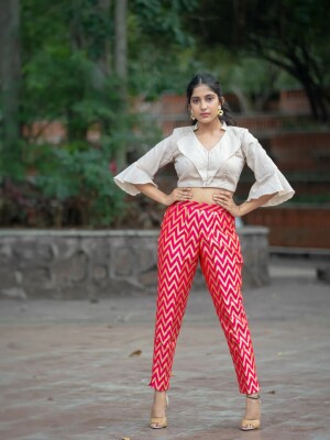 Brocade pink floral straight fit pants