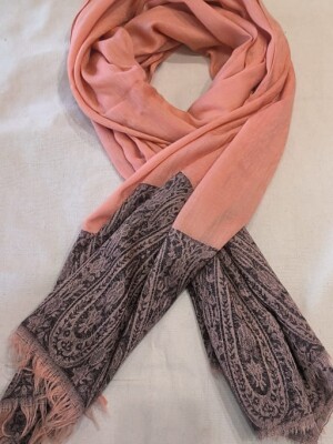 Handmade stole with big bottom pala self design.