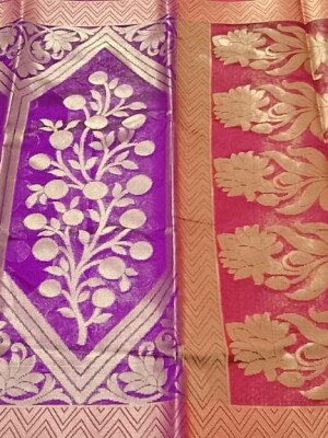 MAGENTA  Zari Brocade Silk Saree, a timeless piece that seamlessly blends traditional craftsmanship with contemporary elegance.